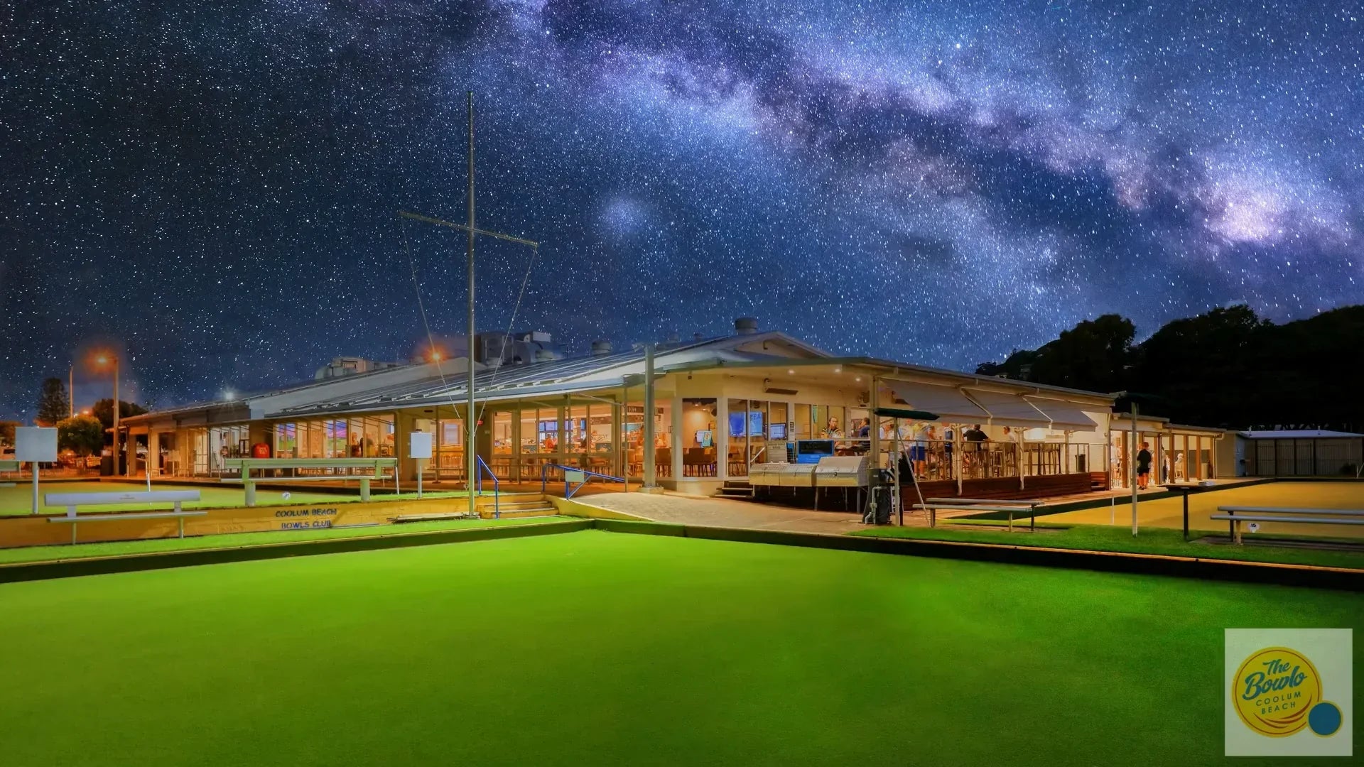 Sunny CousticKs at the Coolum Bowlo